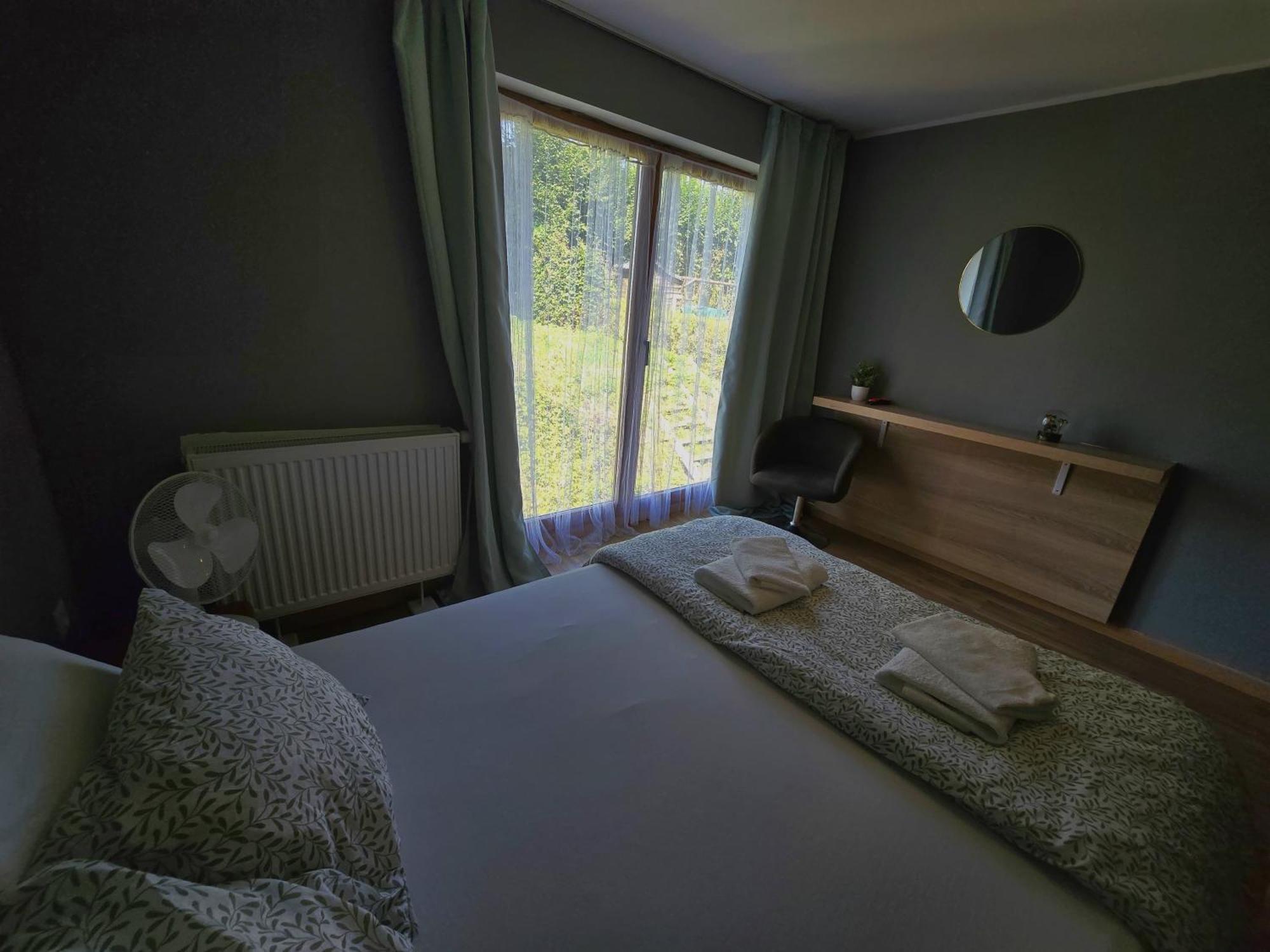 Feel At Home In Warre, Дюрби Екстериор снимка